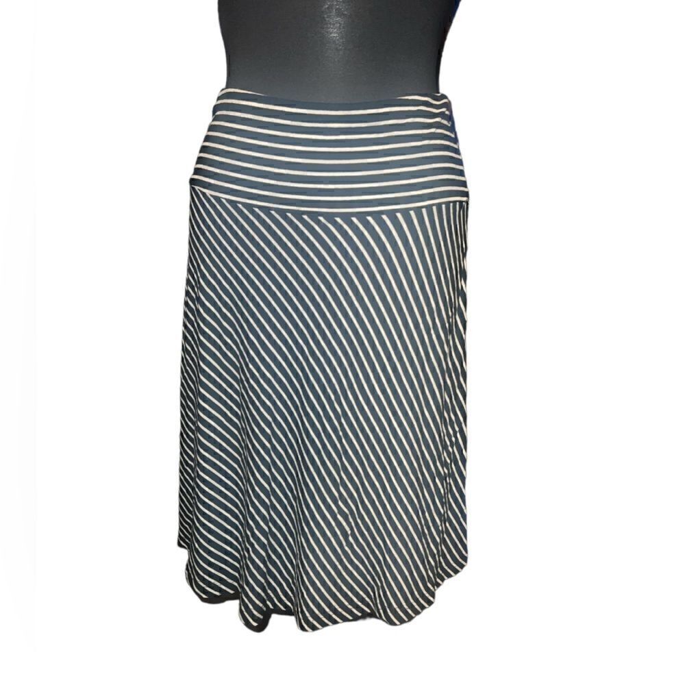 🐘H&M Navy & White Striped Skirt